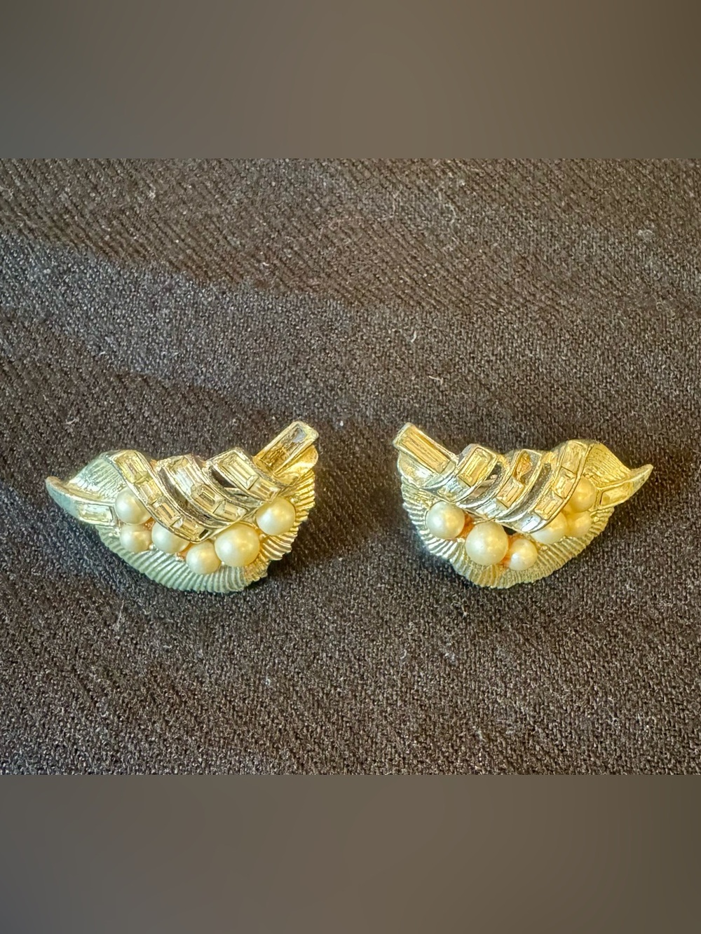 Vintage 1950-1960’s Silver with Pearl Accent Clip-On Earrings